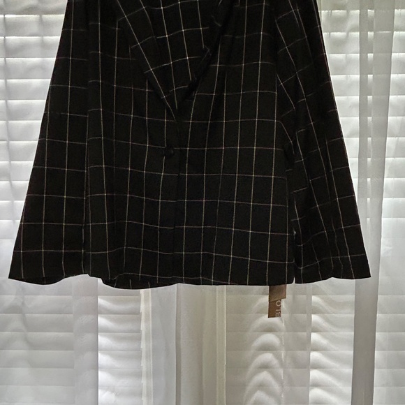 Blazer - Picture 5 of 6